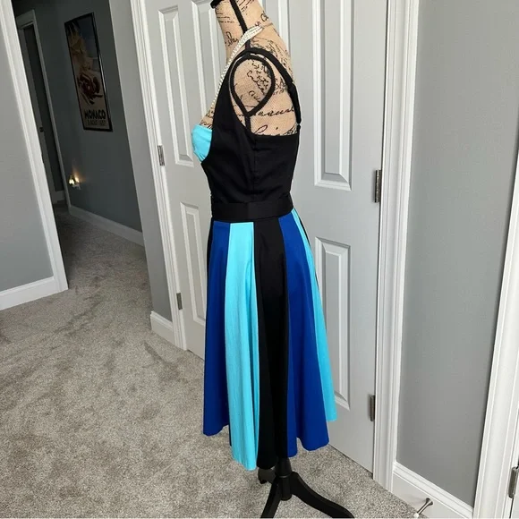 Pin Up Girl Clothing Shades of Blue Circle Dress - Picture 9 of 10